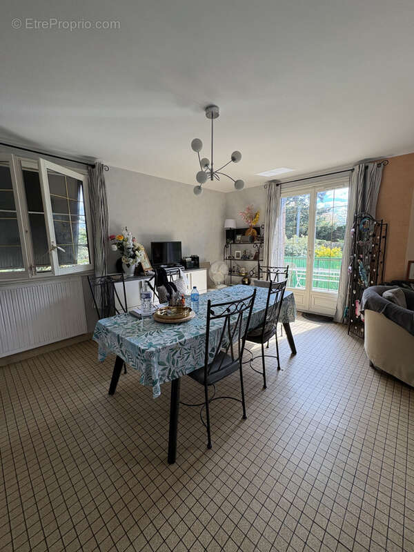 Maison à MONTAYRAL