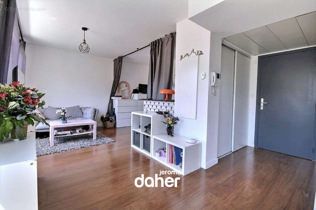 Appartement à MARSEILLE-6E