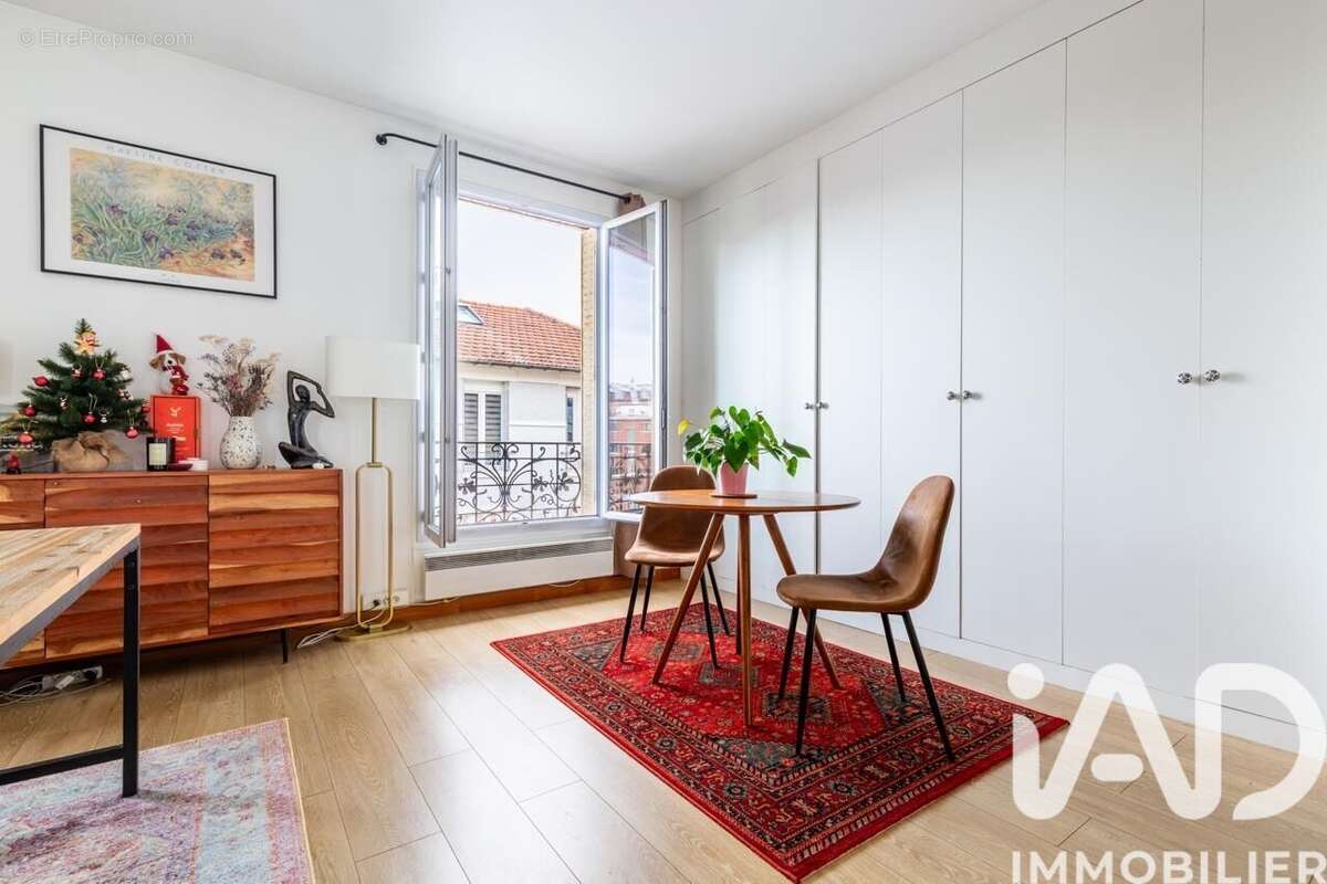 Photo 3 - Appartement à LA GARENNE-COLOMBES