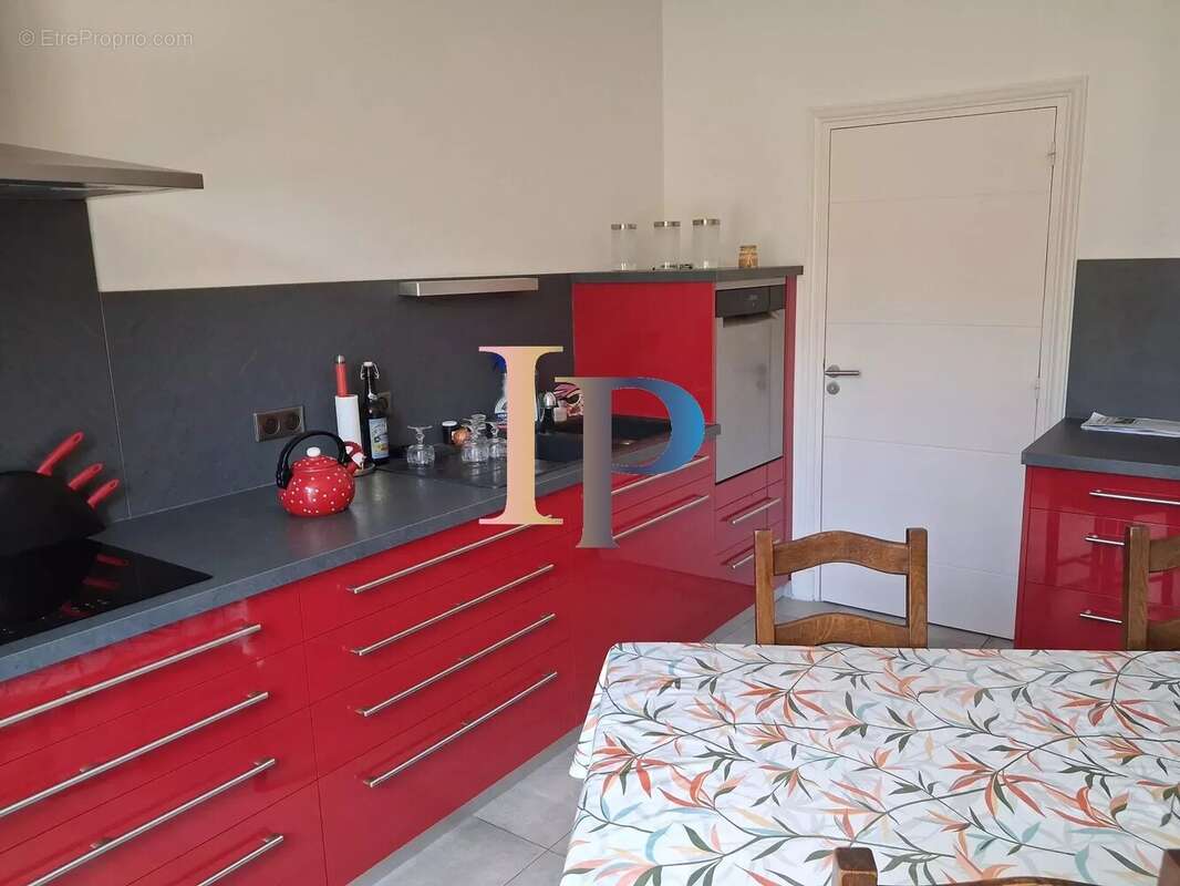 Maison centre village - photo 7