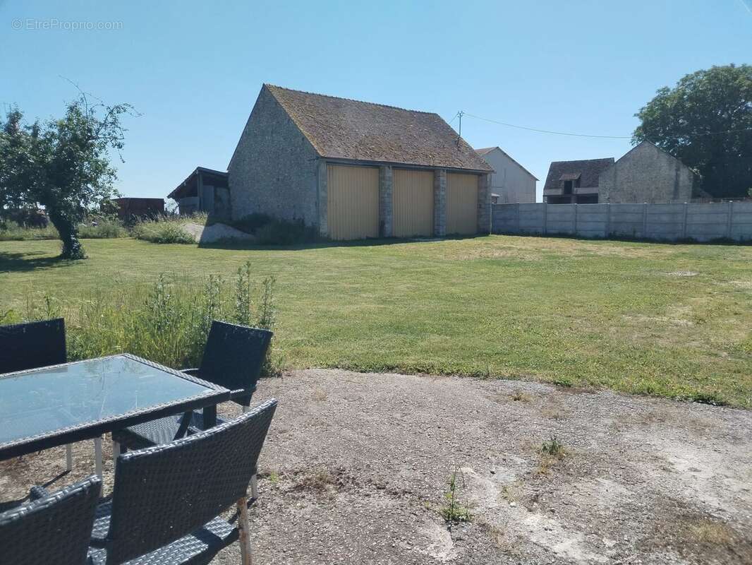 Maison à CHAINTREAUX