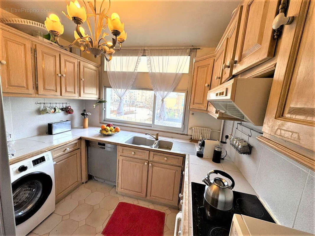 Appartement à COURBEVOIE