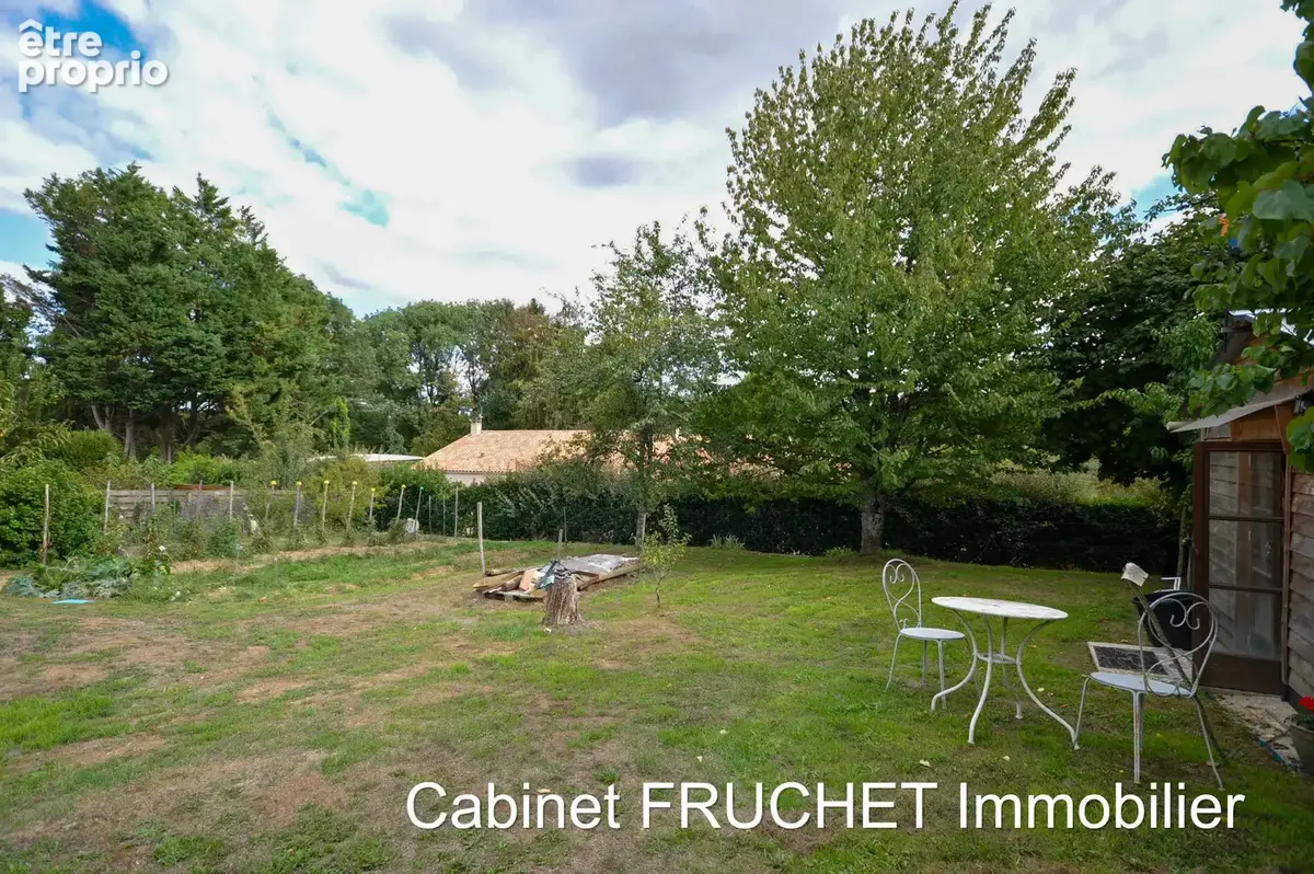 15 minutes de CHANTONNAY et de SAINT-JEAN-D'HERMINE - Très jolie maison de caractère - photo 3