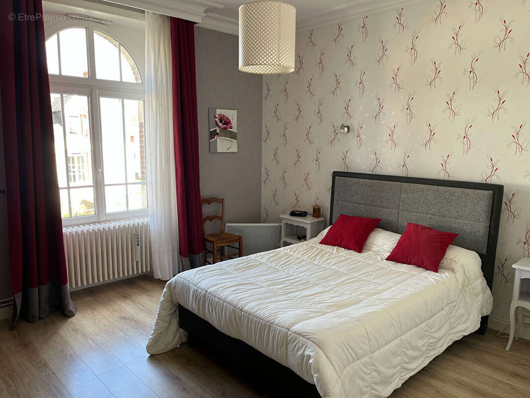 Maison à SAINT-ETIENNE-DU-BOIS