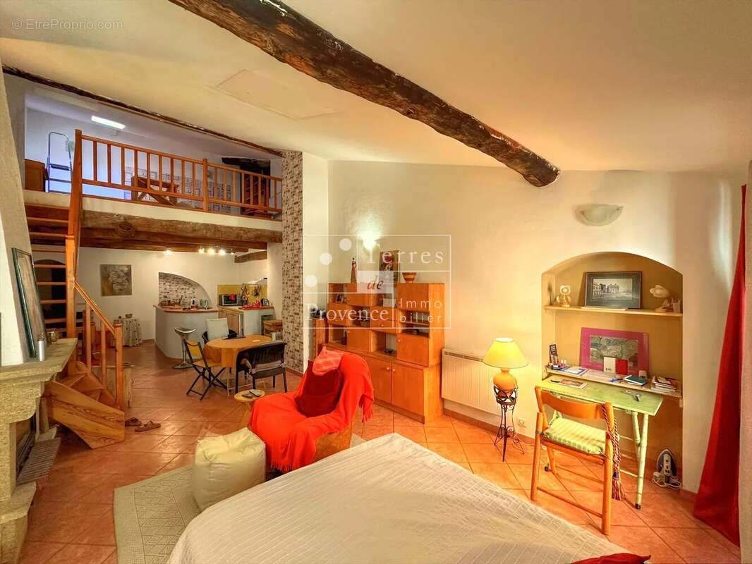 Maison de village à Aups avec mezzanine et revenu locatif – Proche Verdon - photo 8