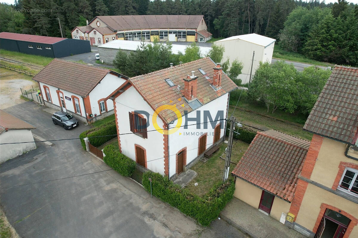 Maison de gare habitable de suite avec terrain - photo 2