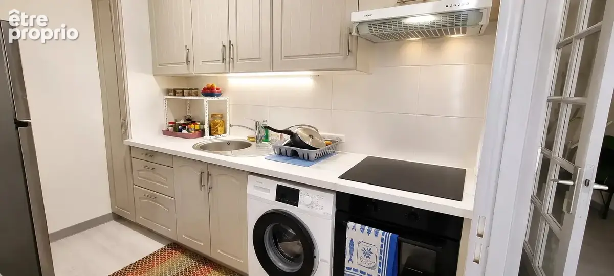 Exclusivite : centre ville appartement t2  au 1er étage . - photo 4