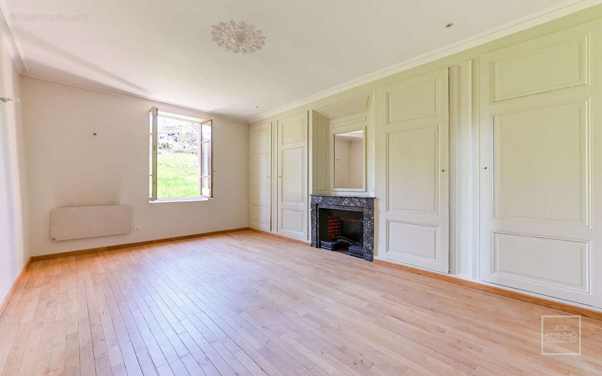 Maison à SAINT-CYR-AU-MONT-D'OR