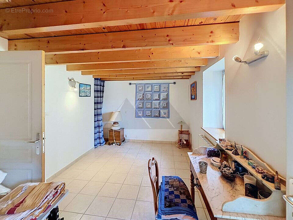 A vendre quimper  sud kernoter  longeres avec jardin et piscine - photo 13