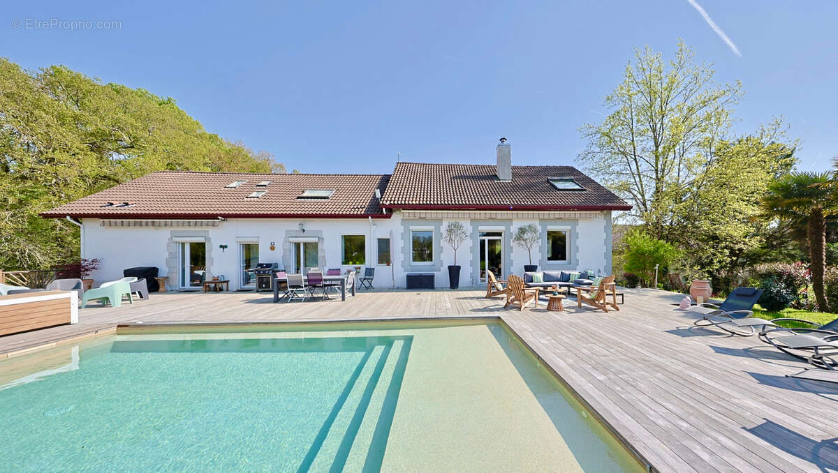 Maison à SAUBUSSE