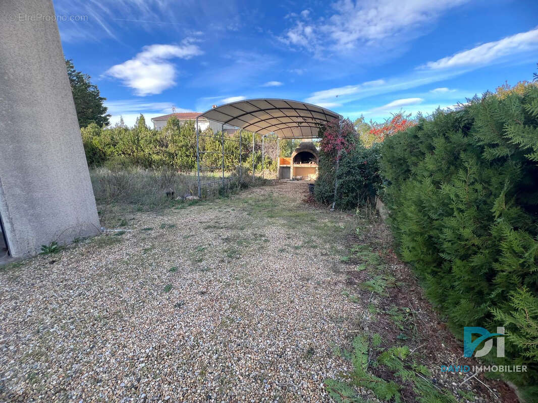 Bassan : grande villa de 233 m2 sur terrain de 1082 m2 en cours de rénovation - photo 12