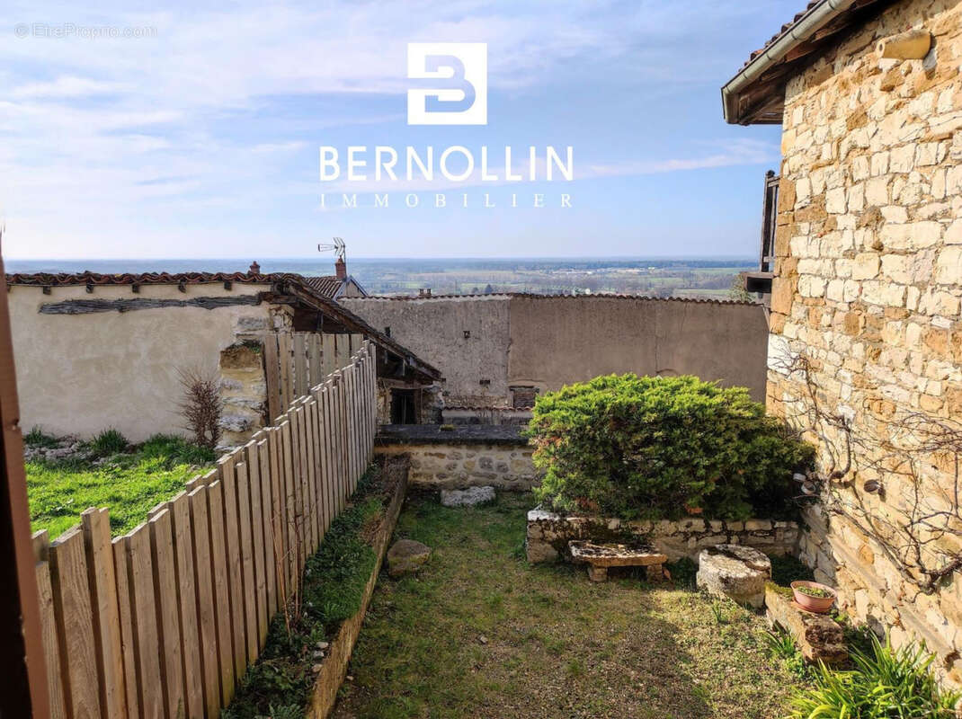 Maison à PRESSIAT