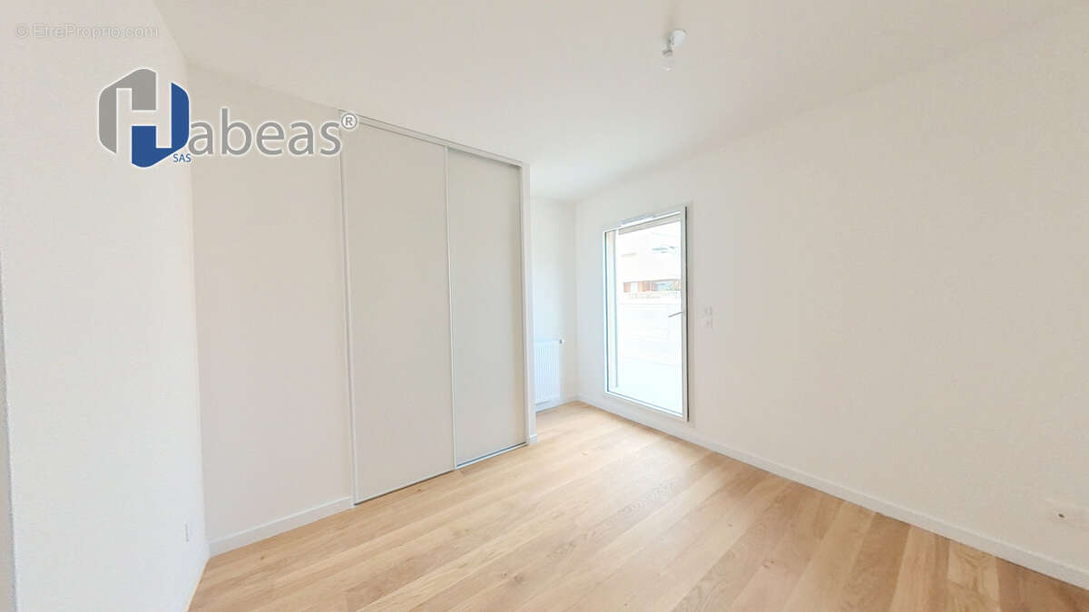 Appartement à LYON-8E