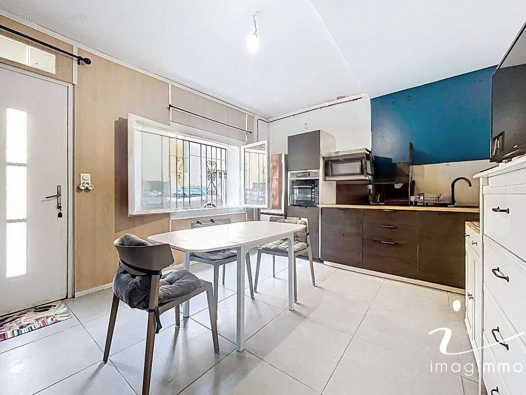 Appartement à MAUGUIO