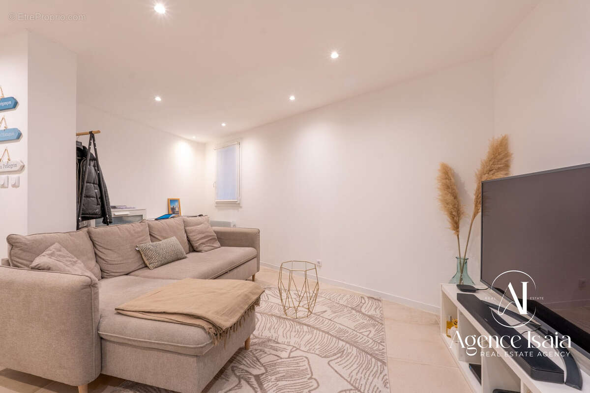 Appartement à BORMES-LES-MIMOSAS