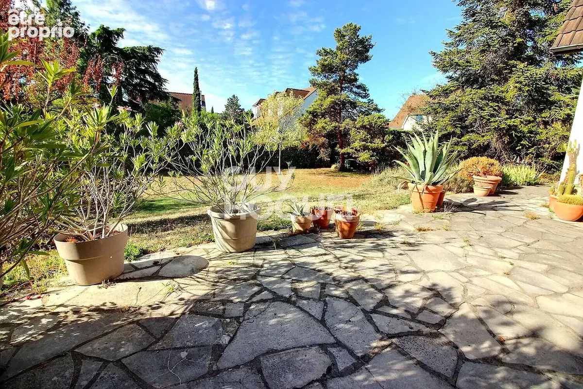 Croissy-sur-Seine, Maison de famille au calme, jardin plein sud sans vis-à-vis (800 m²) - photo 3