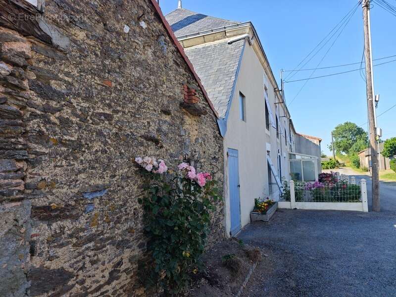 Maison à LA TARDIERE