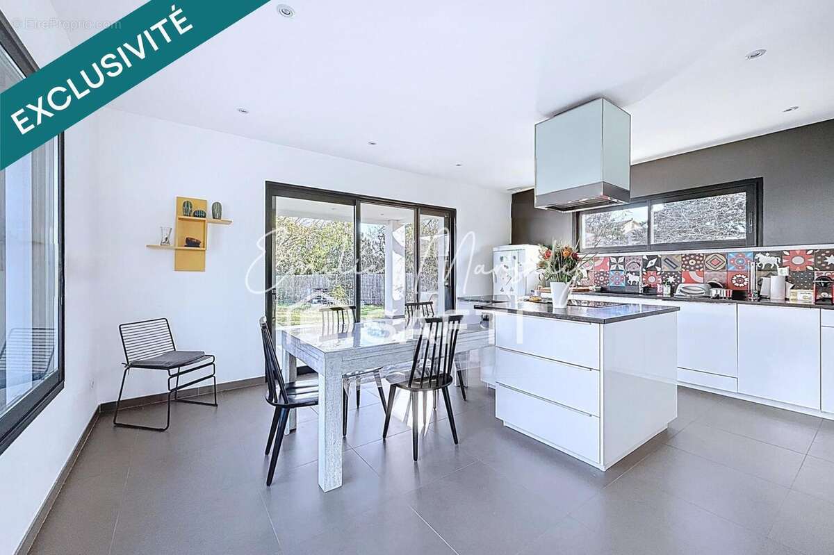 Maison 165 m² à La Rouviere  - photo 4