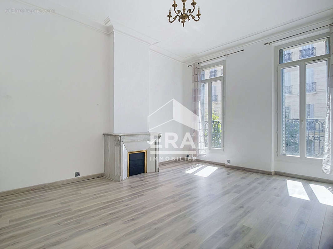 Appartement à MARSEILLE-6E