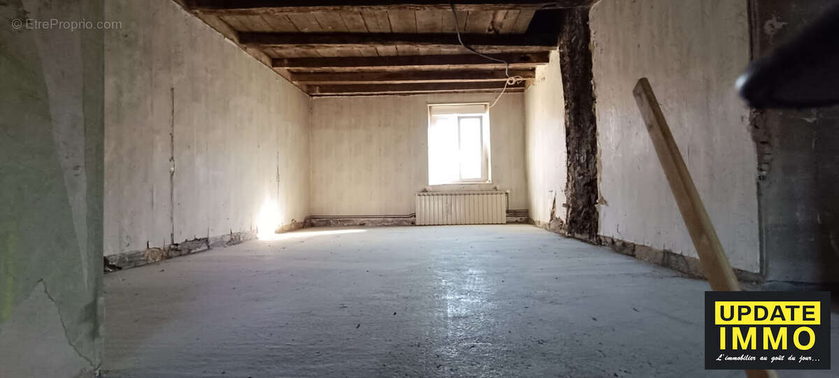 Maison à ROUVRES-LA-CHETIVE