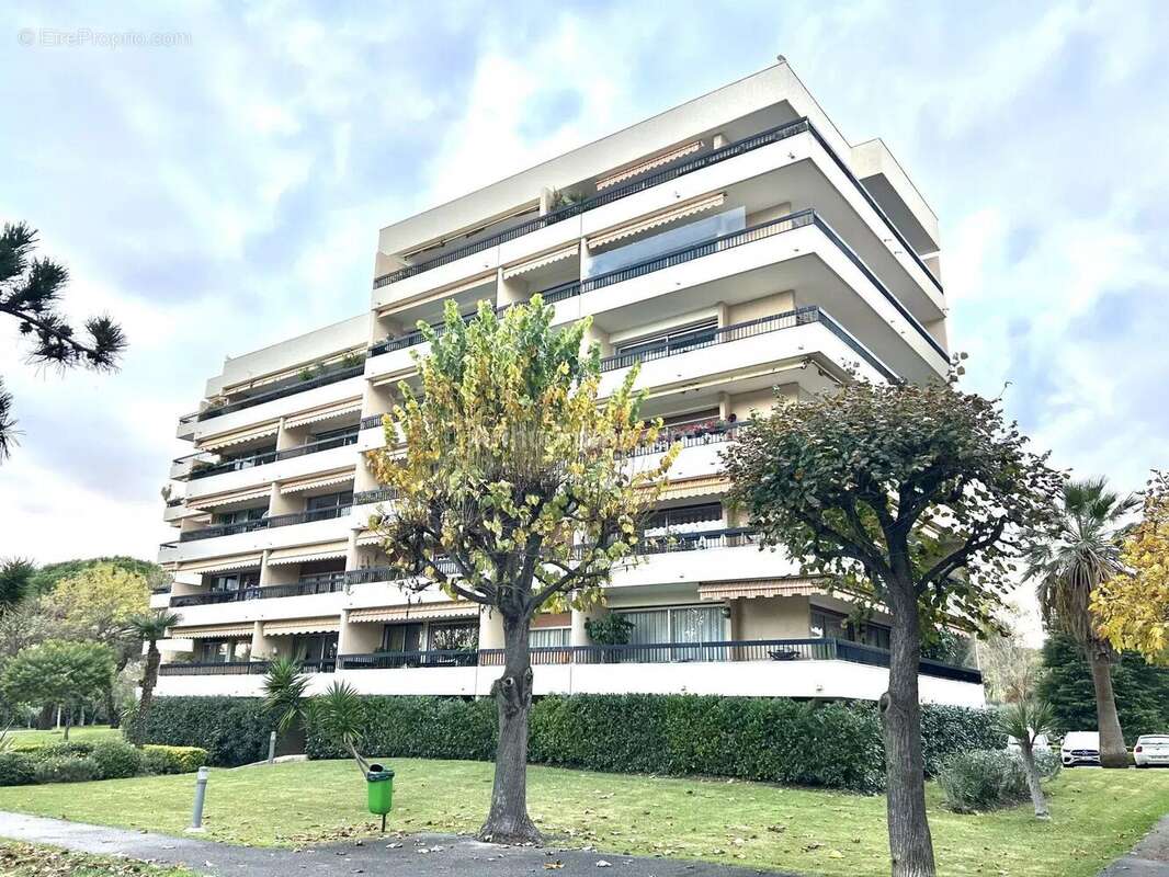 Appartement à VILLENEUVE-LOUBET