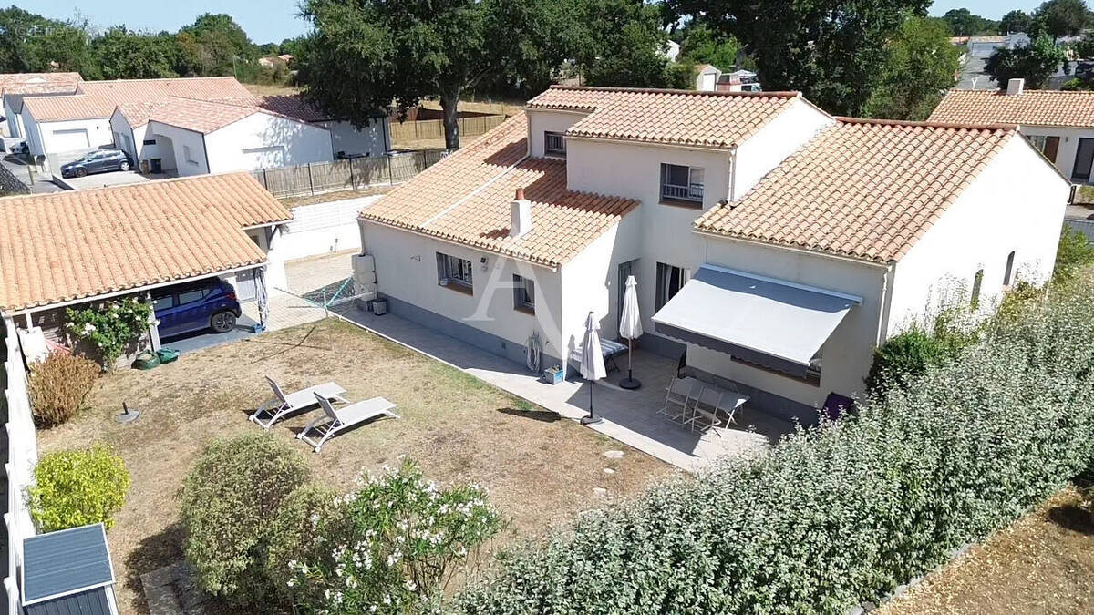 Maison à LA CHAPELLE-HERMIER