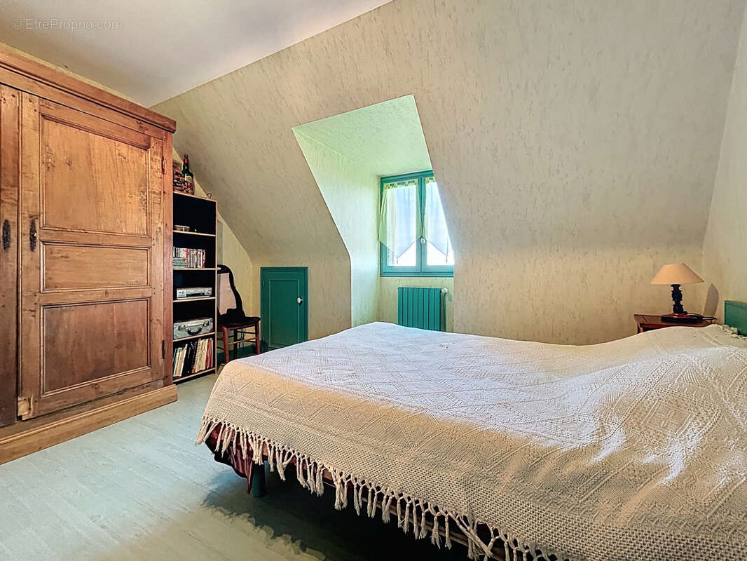 Maison à SAINT-CERNIN-DE-LARCHE