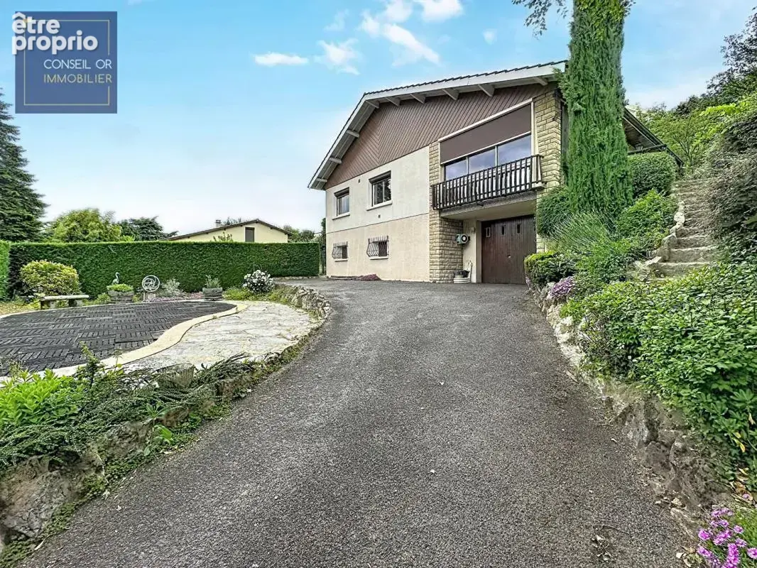Maison  6 pièces 117 m²  à 5 mn à pied du métro - photo 2