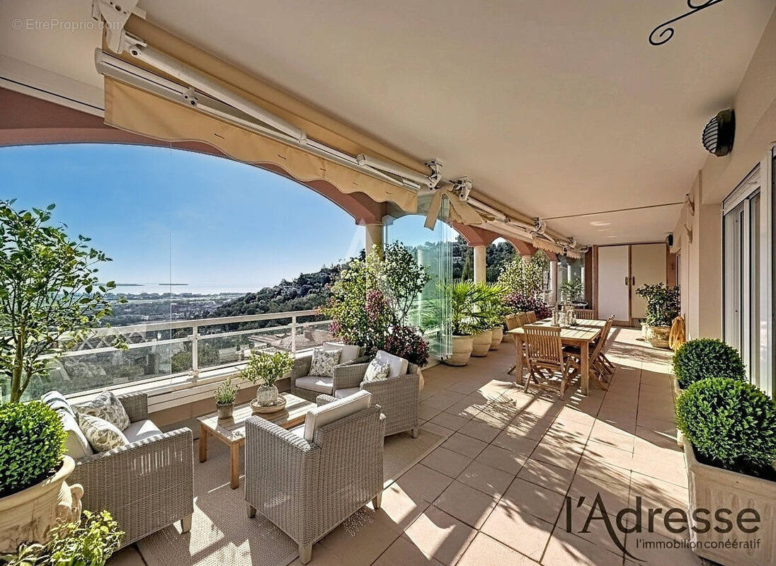 Appartement à MANDELIEU-LA-NAPOULE