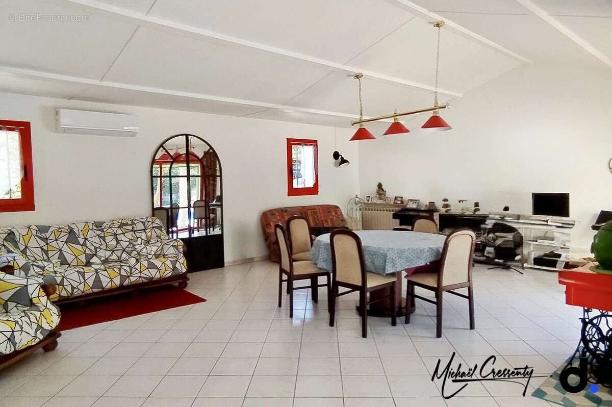 salle à manger - Maison à AUREILLE