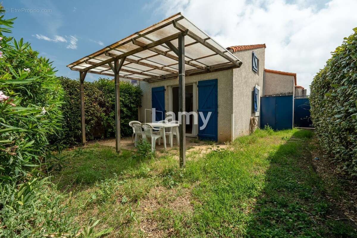 Maison à VIC-LA-GARDIOLE