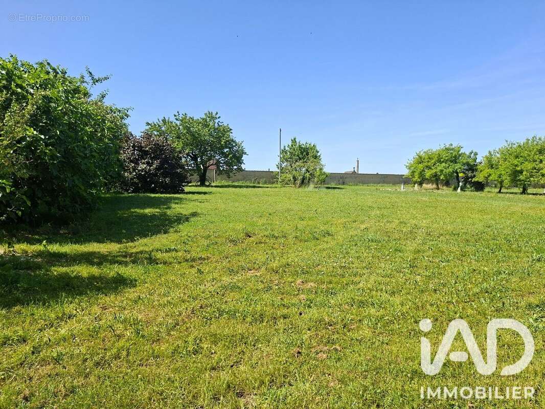 Terrain 3522 m² à Maine-De-Boixe  - photo 7