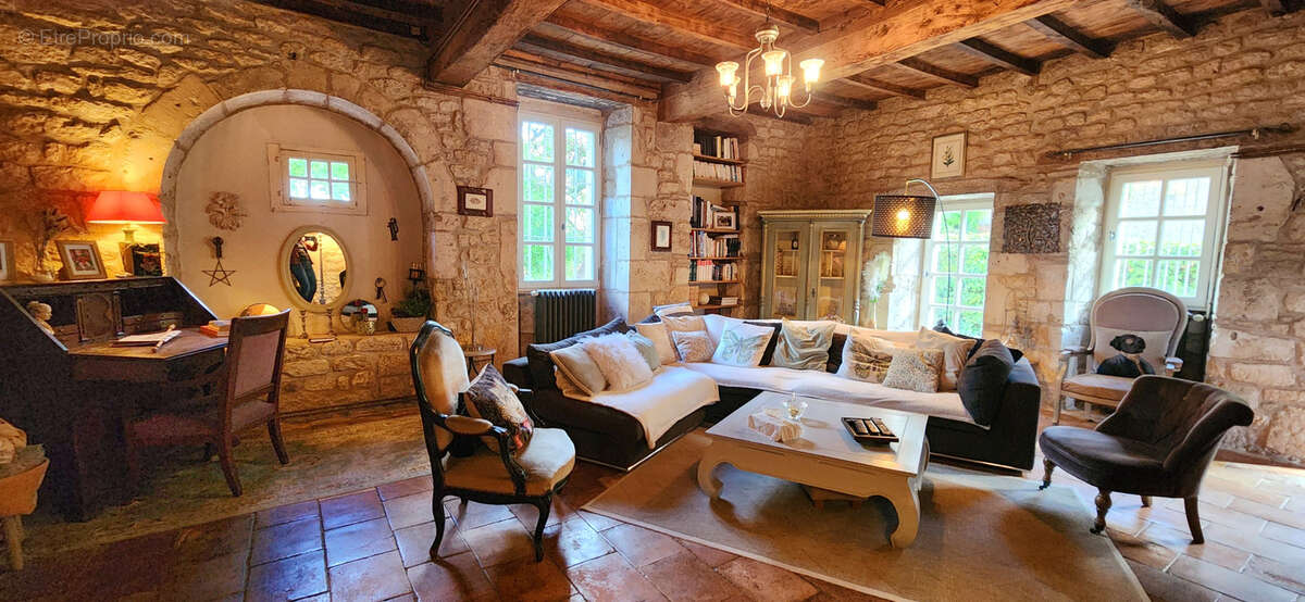 Maison à DONNAZAC