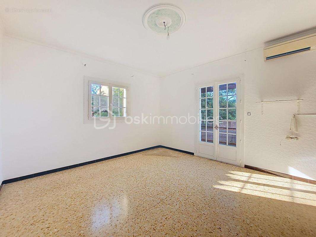 Maison à SIX-FOURS-LES-PLAGES