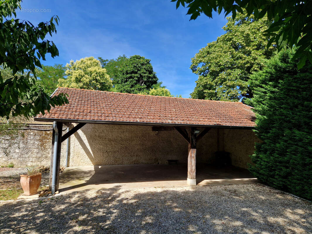 Maison bourgeoise 214 m2 en cœur de ville, avec piscine et jardin magnifique de 1300 m2. Garage, cave - photo 22