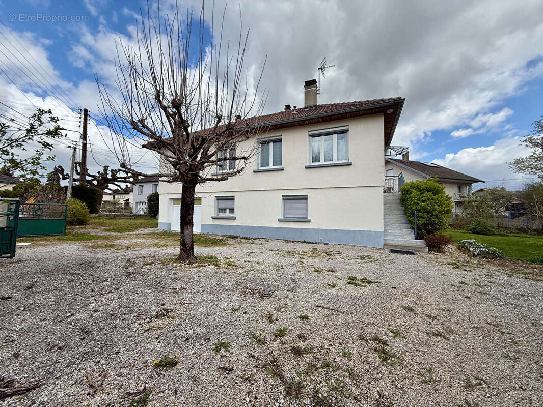Maison à LONS-LE-SAUNIER