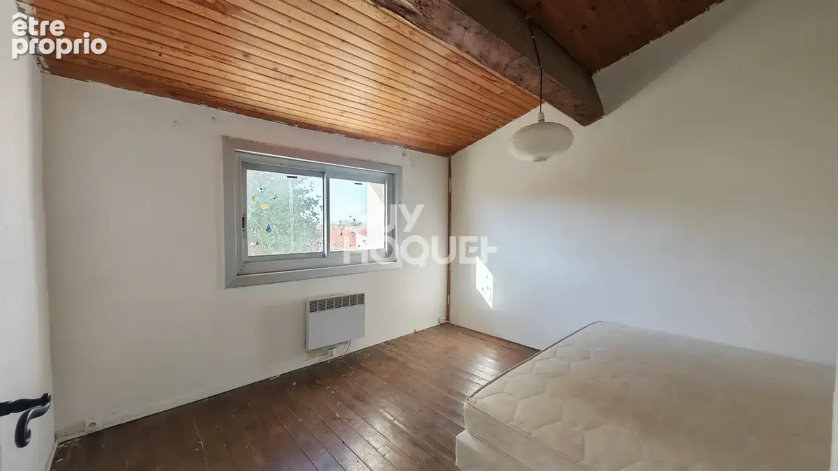 CANOHES (66680) A vendre, maison de village, 4 pièces avec belle terrasse et 2 grands garages. - photo 9