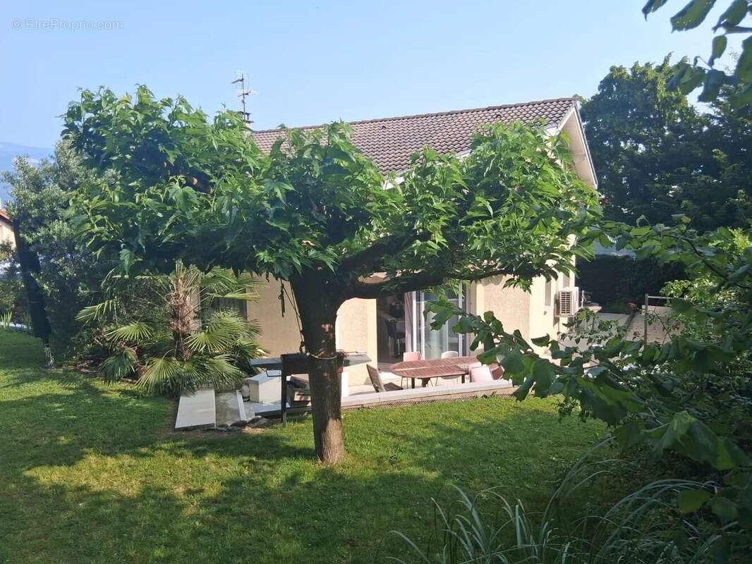 Maison à ECHIROLLES