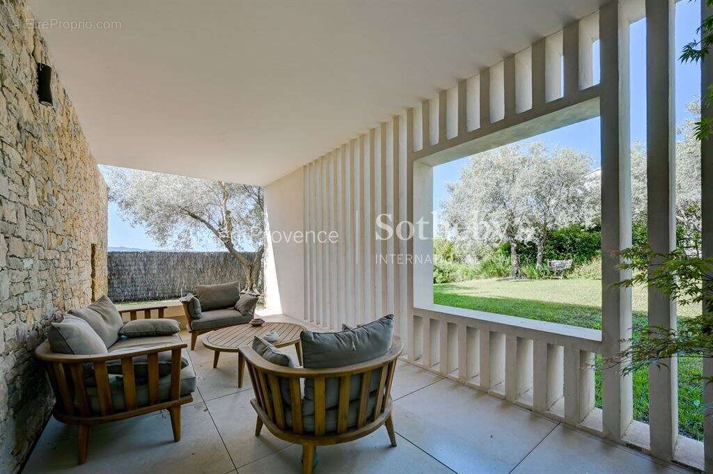 Aix-en-Provence - Villa  Architecturale et Panorama d'Exception - photo 12