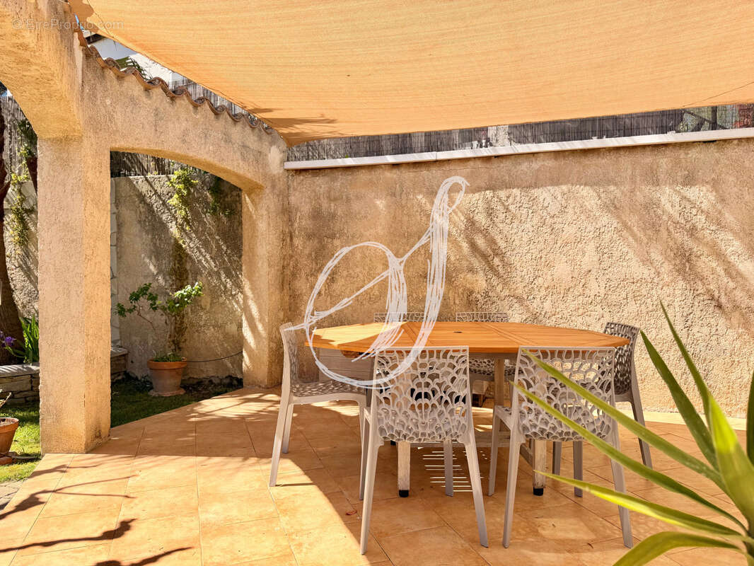 Maison à SAINT-GEORGES-D'ORQUES