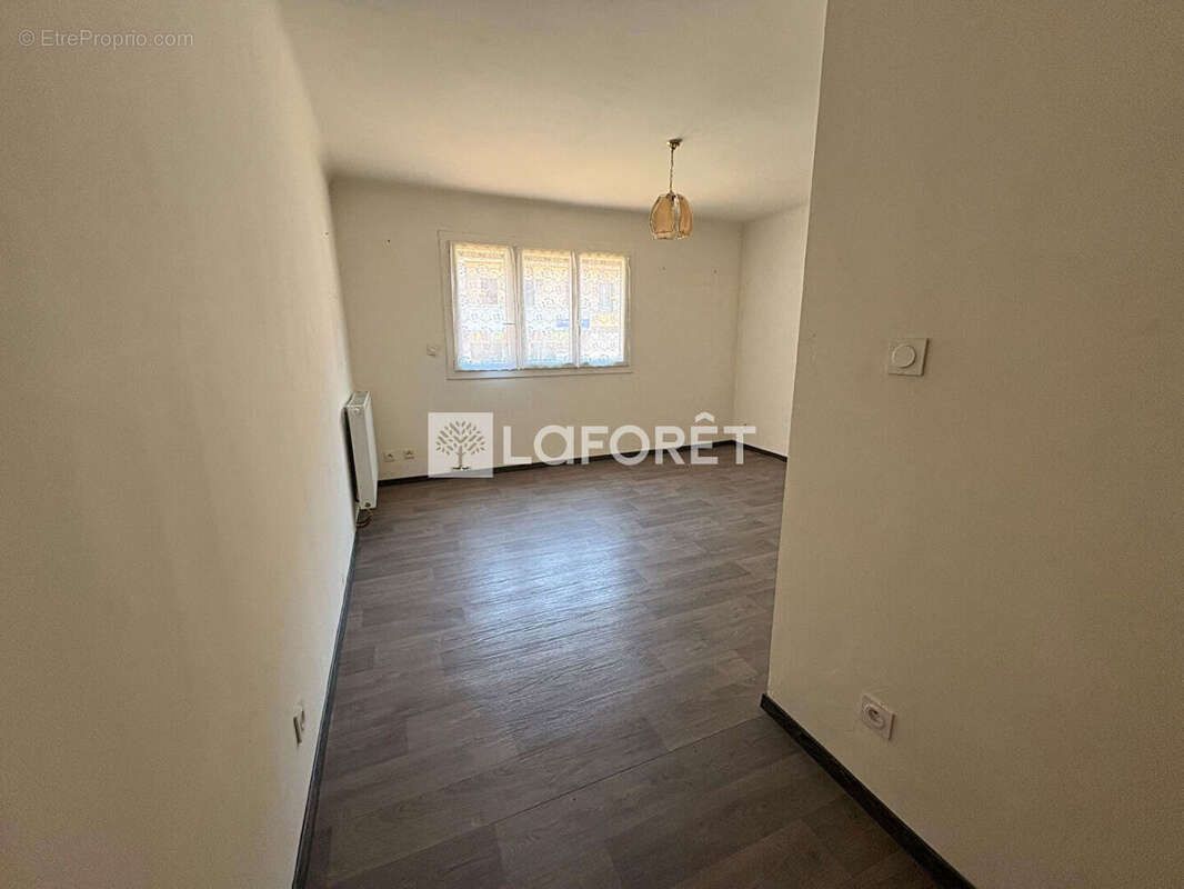 À vendre, appartement de 82 m² situé en rez-de-chaussée d'une copropriété calme et paisible à Amélie-les-Bains-Palalda. - photo 4