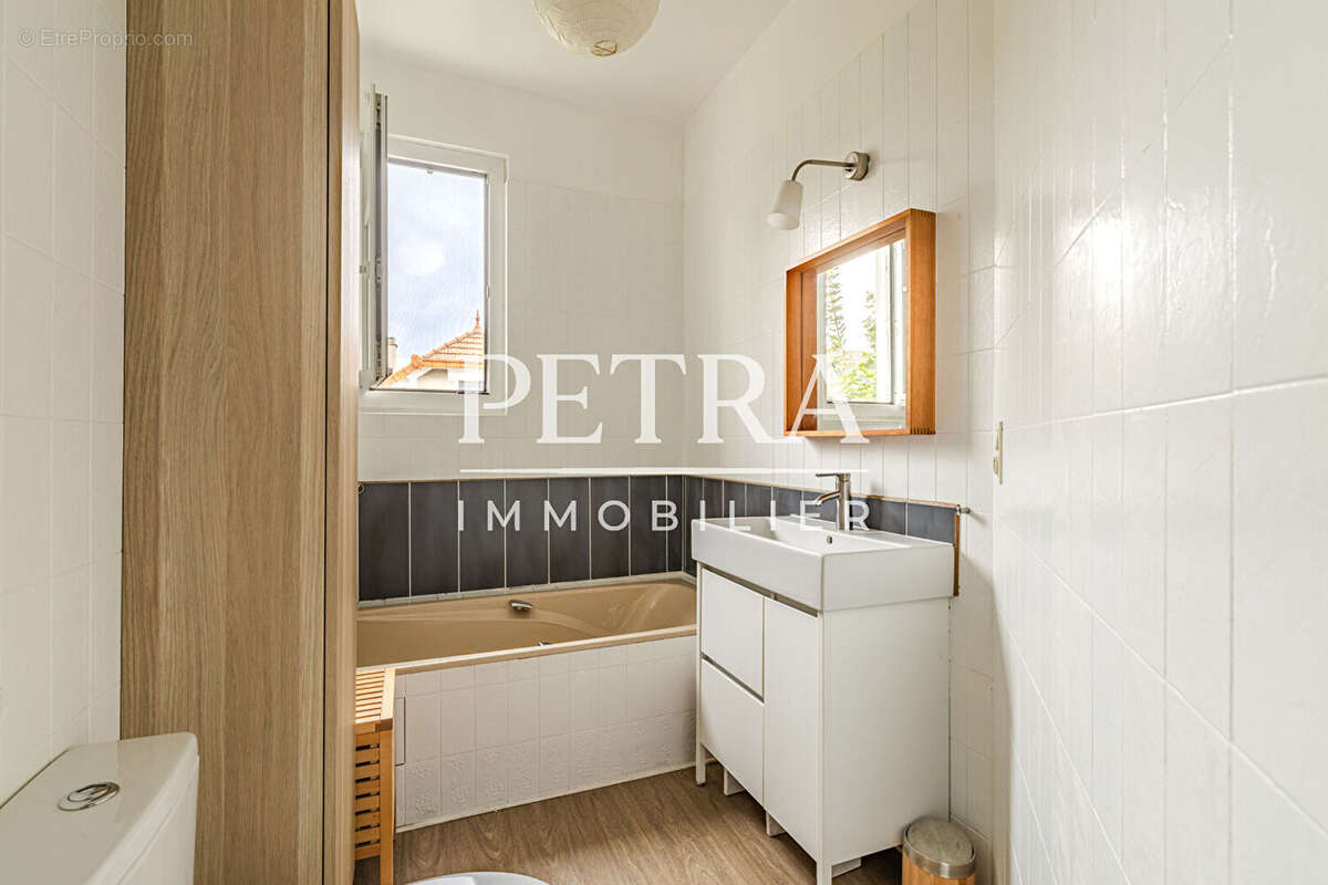 Maison à L&#039;HAY-LES-ROSES