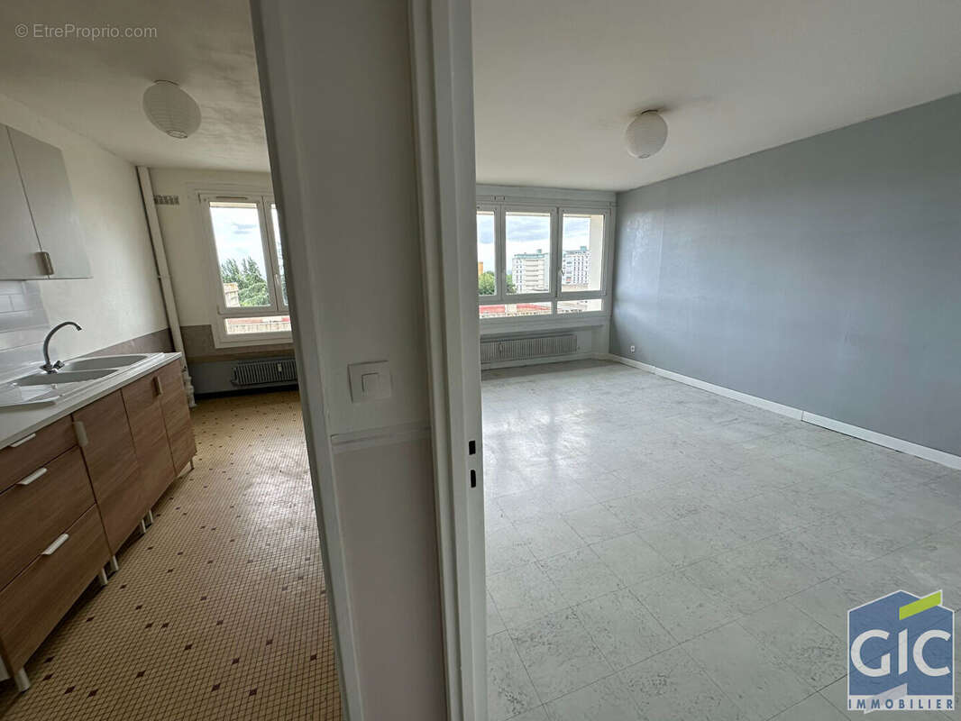 Appartement à HEROUVILLE-SAINT-CLAIR
