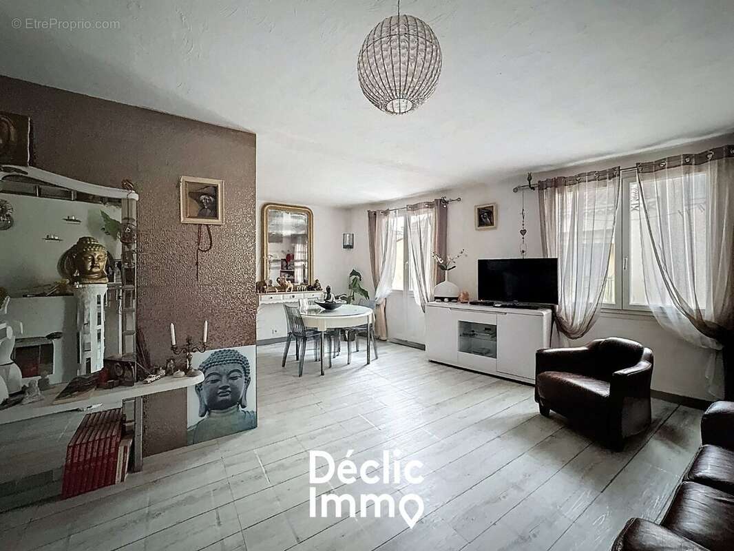 Appartement à ROQUEBRUNE-SUR-ARGENS