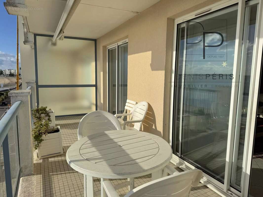 LA BAULE FACE MER T4 de 94,80 m2 au 4ème - photo 2
