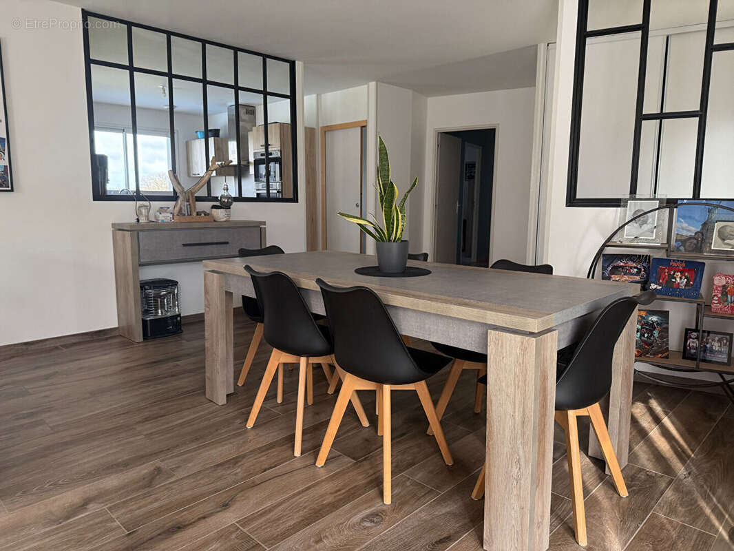 Maison à SAINT-LEONARD-DE-NOBLAT