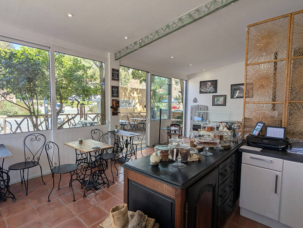 Commerce à VILLECROZE