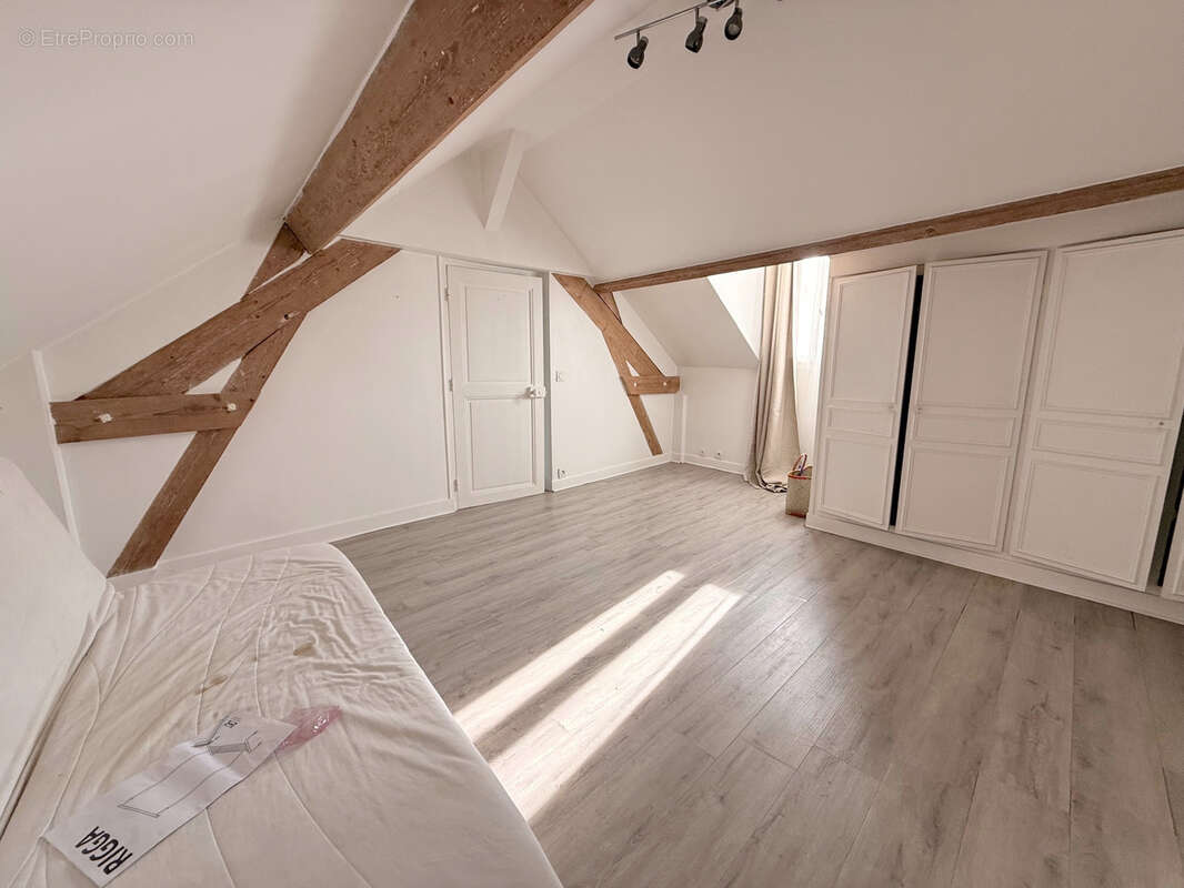 Maison à BEYNES