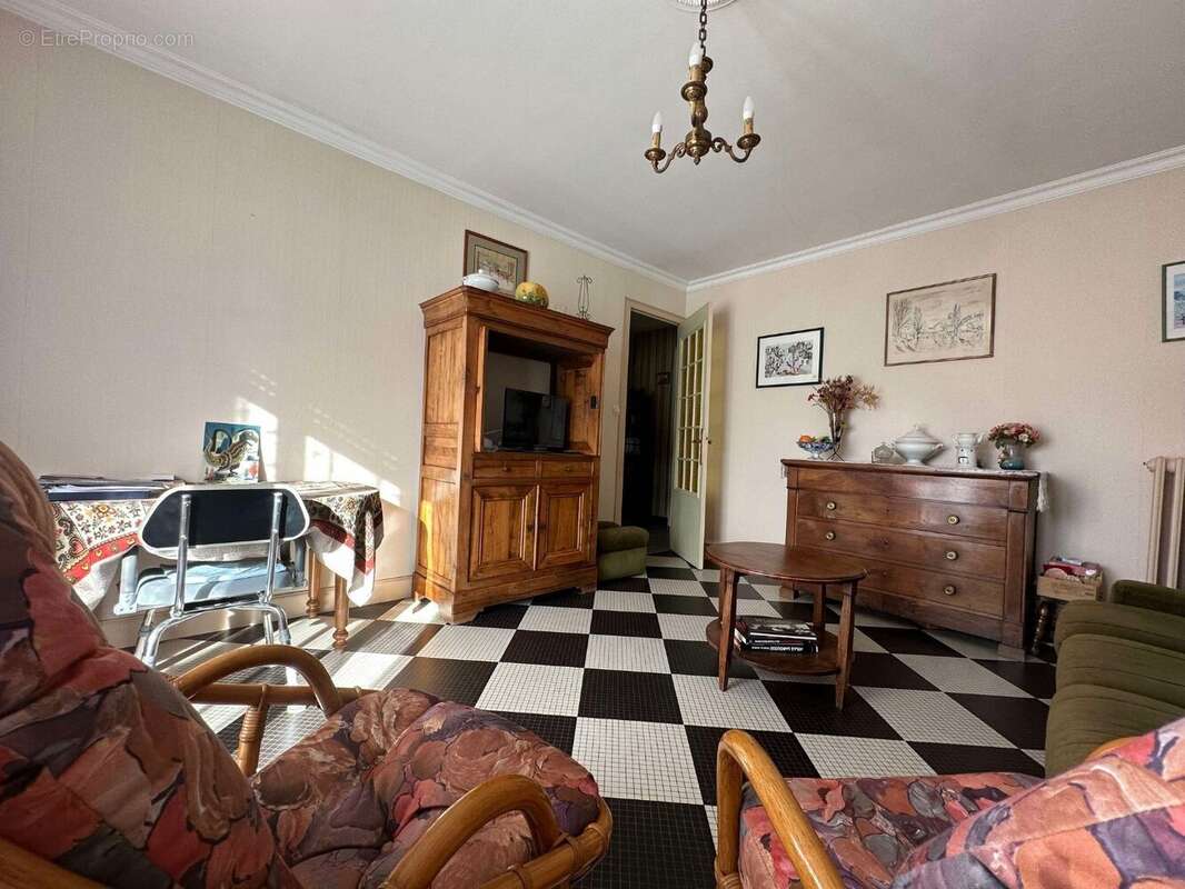 Maison à CHAUDEFONDS-SUR-LAYON