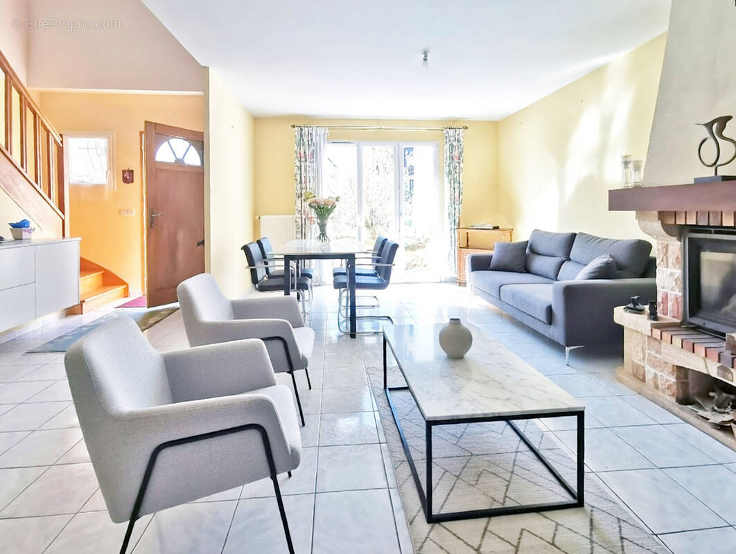 Maison à MAGNY-LES-HAMEAUX